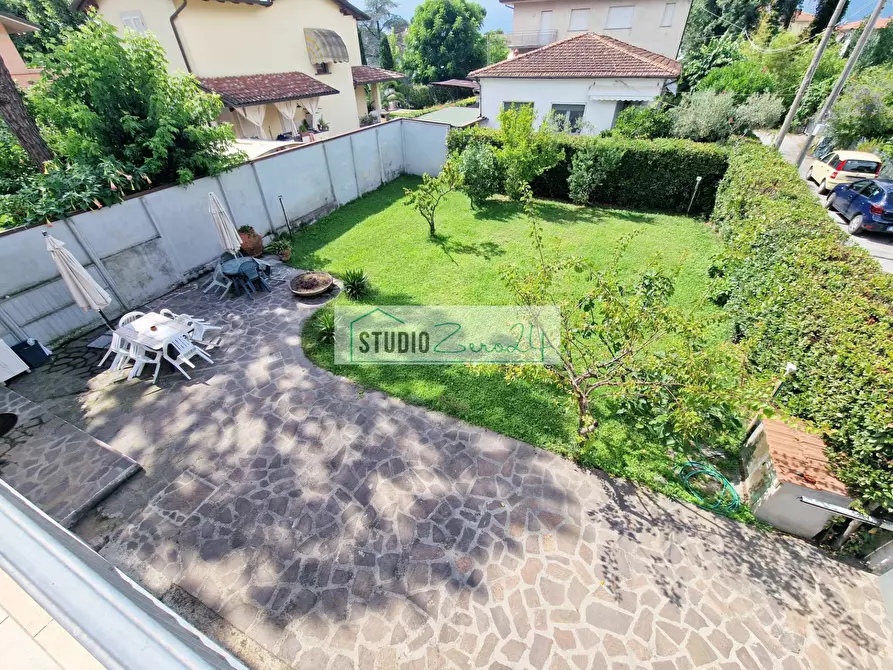 Immagine 40 di Villa in vendita  in Via Masaccio 25 a Camaiore