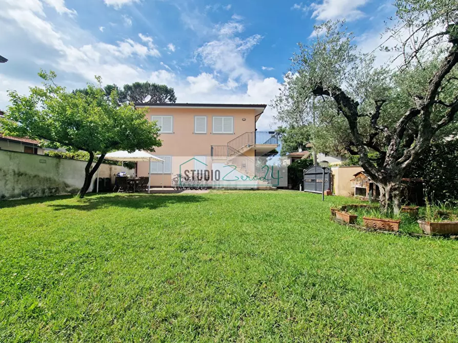 Immagine 47 di Villa in vendita  in Via Masaccio 25 a Camaiore