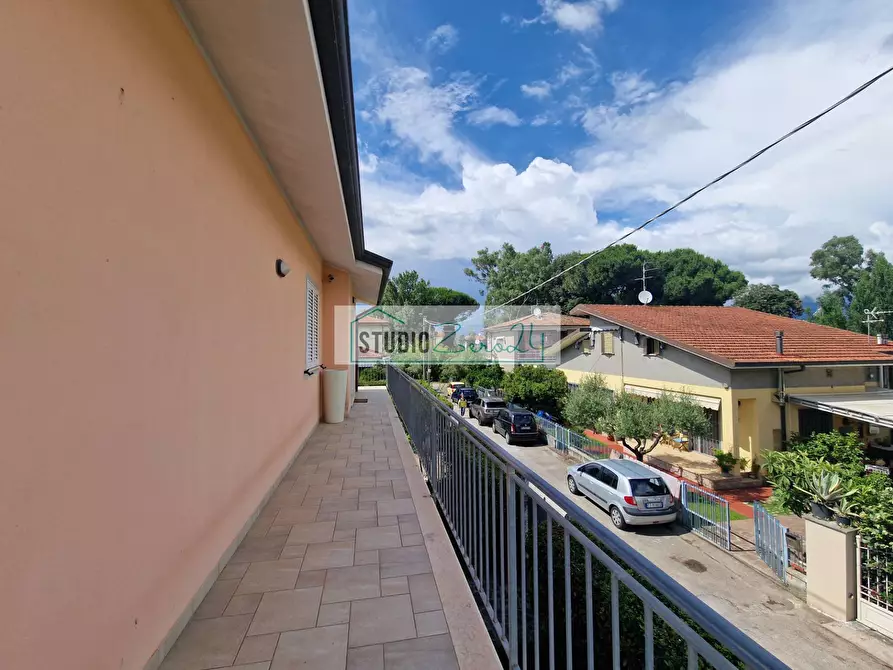 Immagine 51 di Villa in vendita  in Via Masaccio 25 a Camaiore