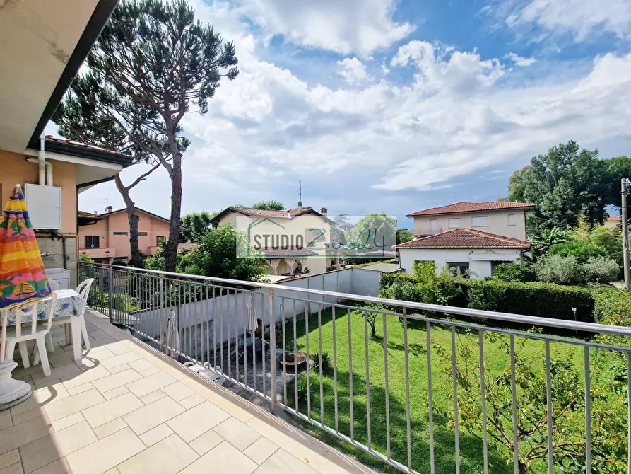 Immagine 82 di Villa in vendita  in Via Masaccio 25 a Camaiore