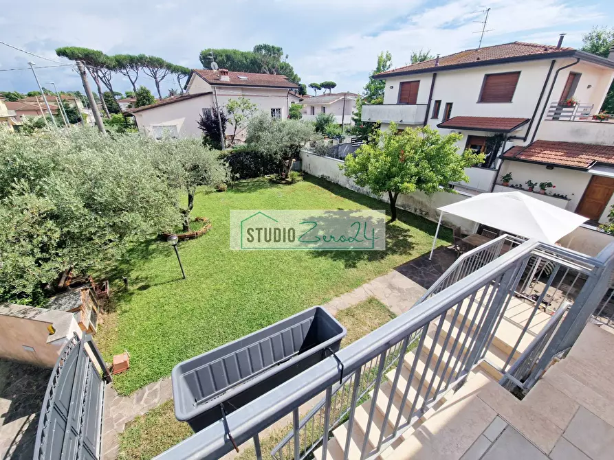 Immagine 84 di Villa in vendita  in Via Masaccio 25 a Camaiore