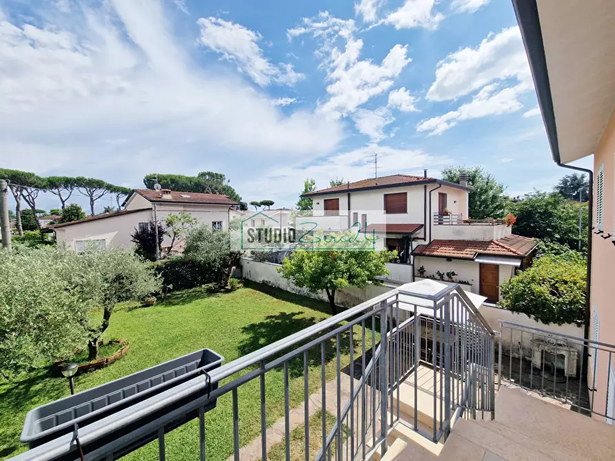 Immagine 85 di Villa in vendita  in Via Masaccio 25 a Camaiore