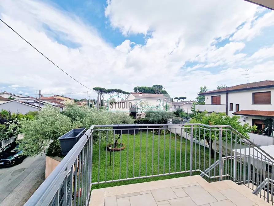 Immagine 94 di Villa in vendita  in Via Masaccio 25 a Camaiore