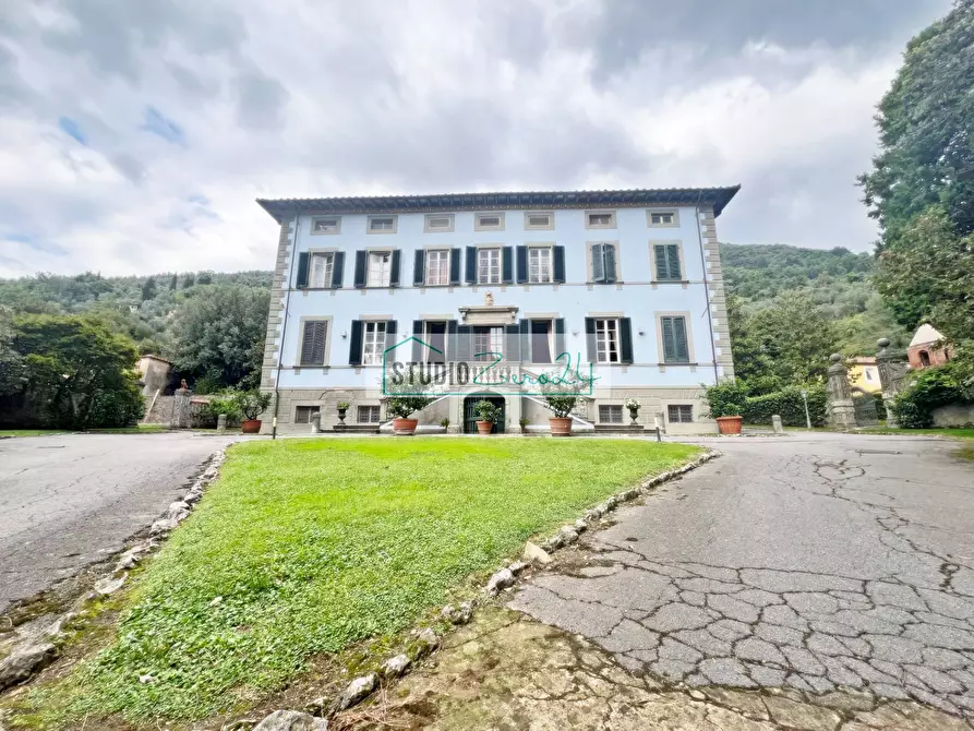 Immagine 2 di Villa in vendita  in Via Sandro Pertini 1056 a Camaiore