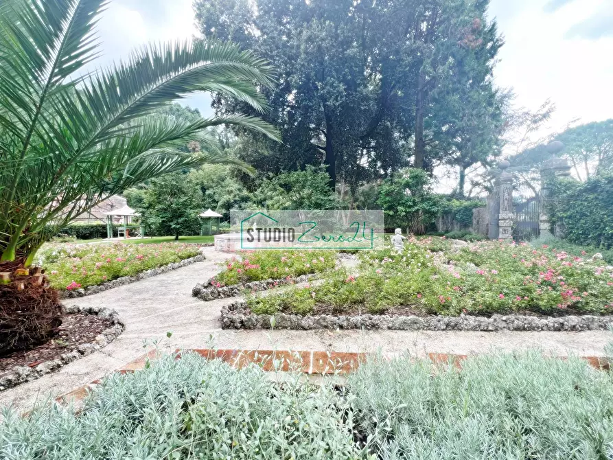 Immagine 73 di Villa in vendita  in Via Sandro Pertini 1056 a Camaiore