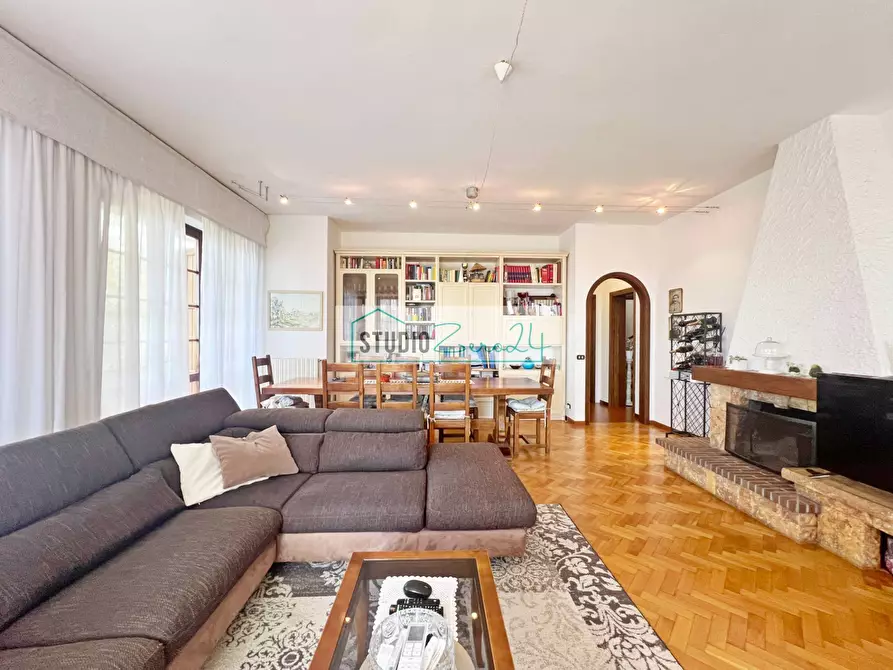 Immagine 10 di Villa in vendita  in Via delle Capanne 1185 a Camaiore