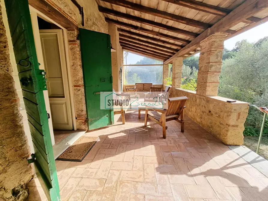 Immagine 6 di Villa in vendita  in via cafaggio a Camaiore