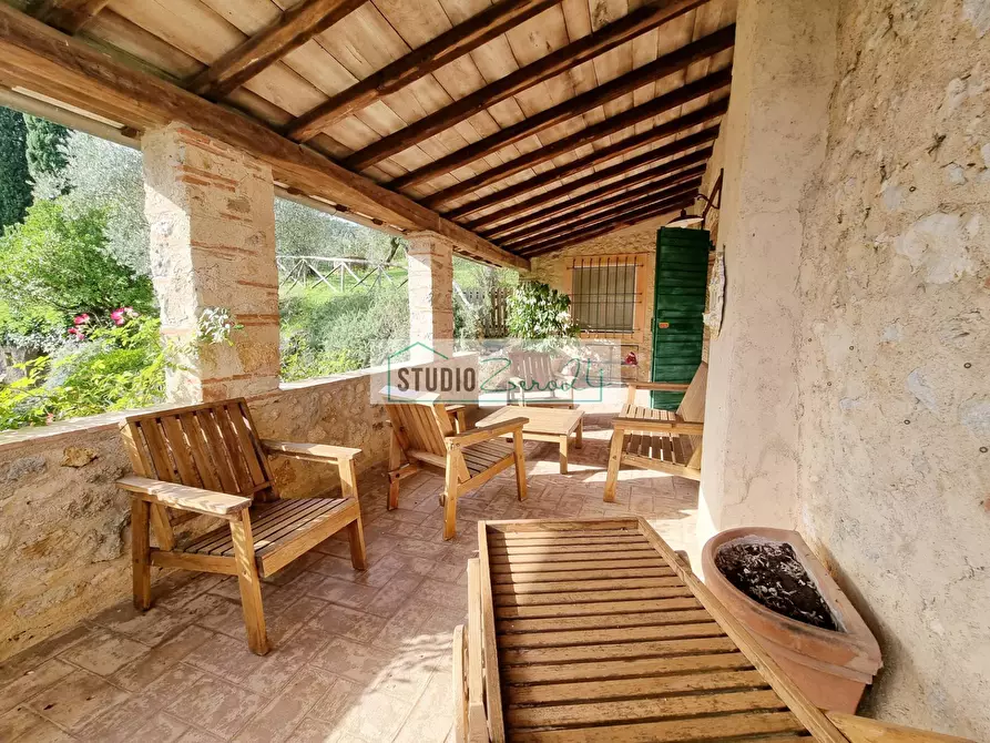 Immagine 9 di Villa in vendita  in via cafaggio a Camaiore