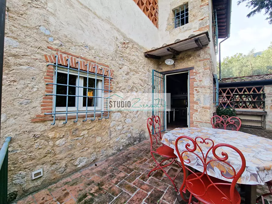 Immagine 31 di Villa in vendita  in via cafaggio a Camaiore