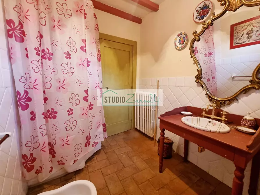 Immagine 40 di Villa in vendita  in via cafaggio a Camaiore