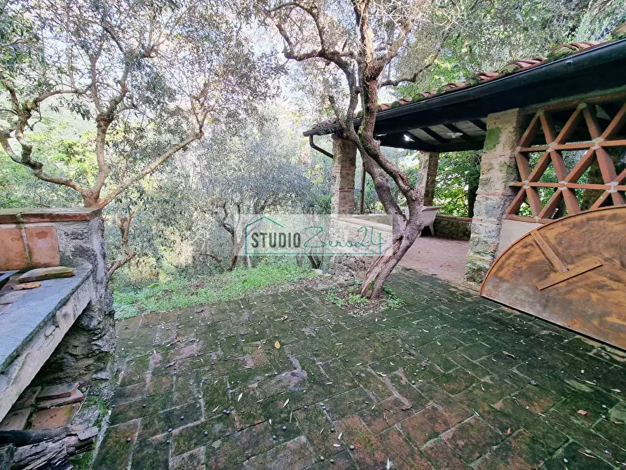 Immagine 46 di Villa in vendita  in via cafaggio a Camaiore