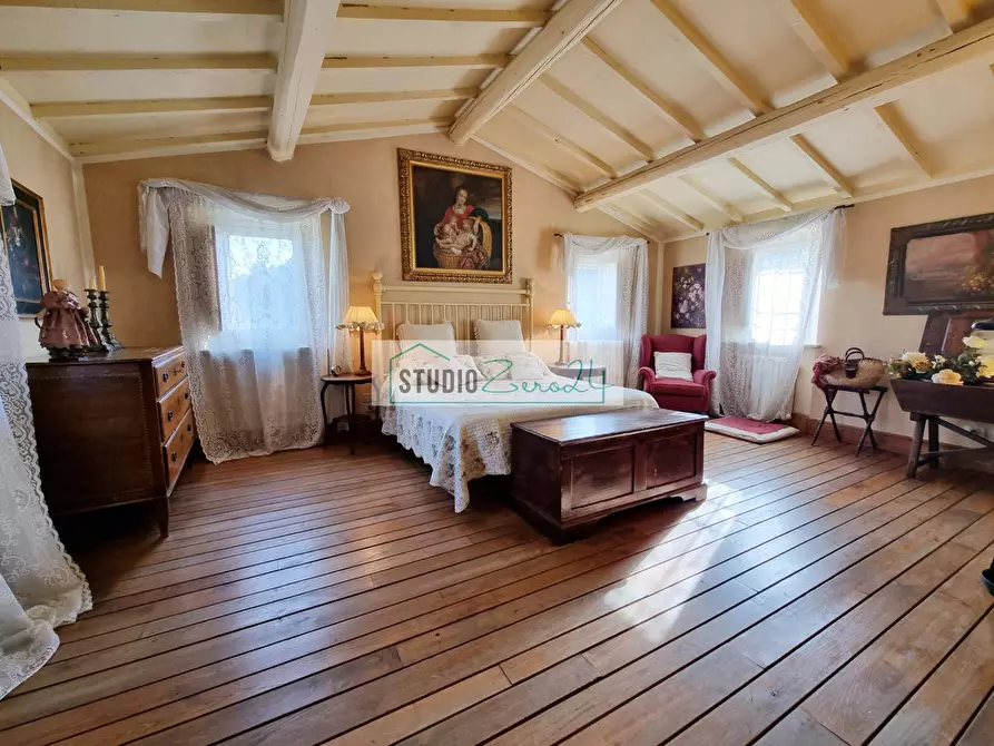 Immagine 52 di Villa in vendita  in via cafaggio a Camaiore