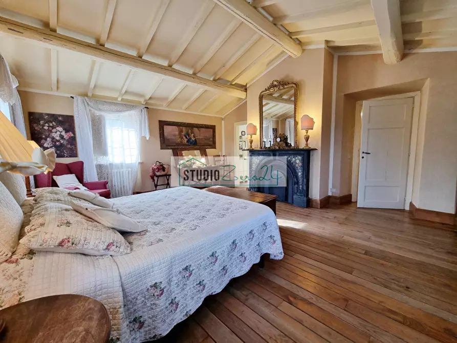 Immagine 53 di Villa in vendita  in via cafaggio a Camaiore