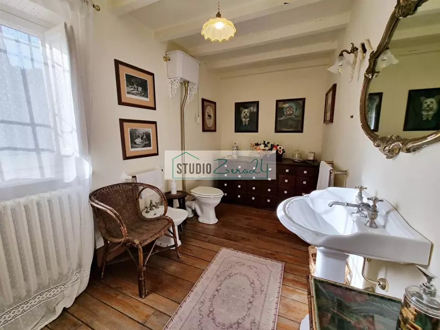 Immagine 58 di Villa in vendita  in via cafaggio a Camaiore