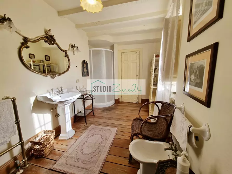 Immagine 60 di Villa in vendita  in via cafaggio a Camaiore