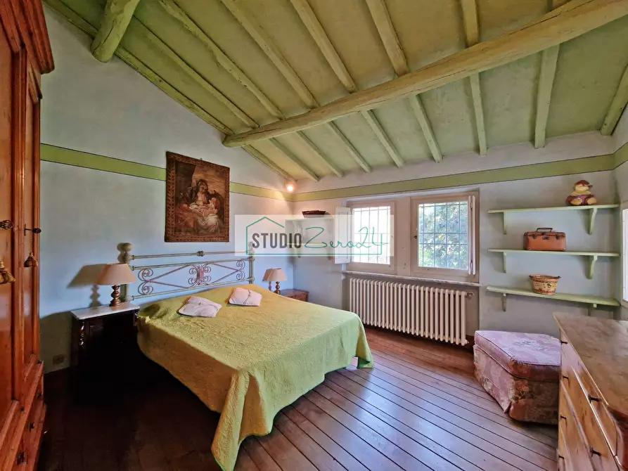 Immagine 68 di Villa in vendita  in via cafaggio a Camaiore