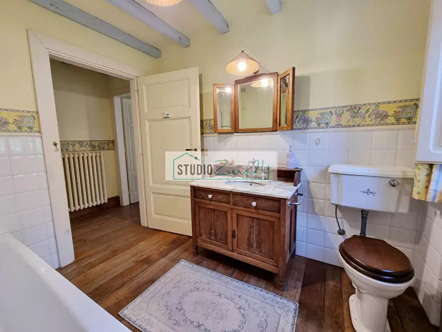 Immagine 73 di Villa in vendita  in via cafaggio a Camaiore