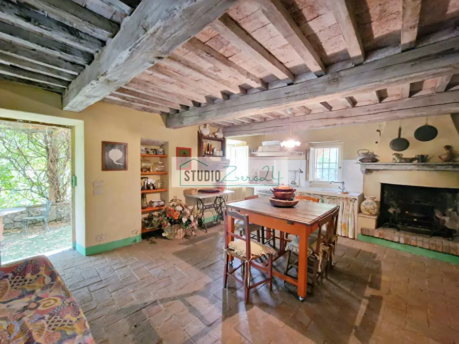 Immagine 74 di Villa in vendita  in via cafaggio a Camaiore