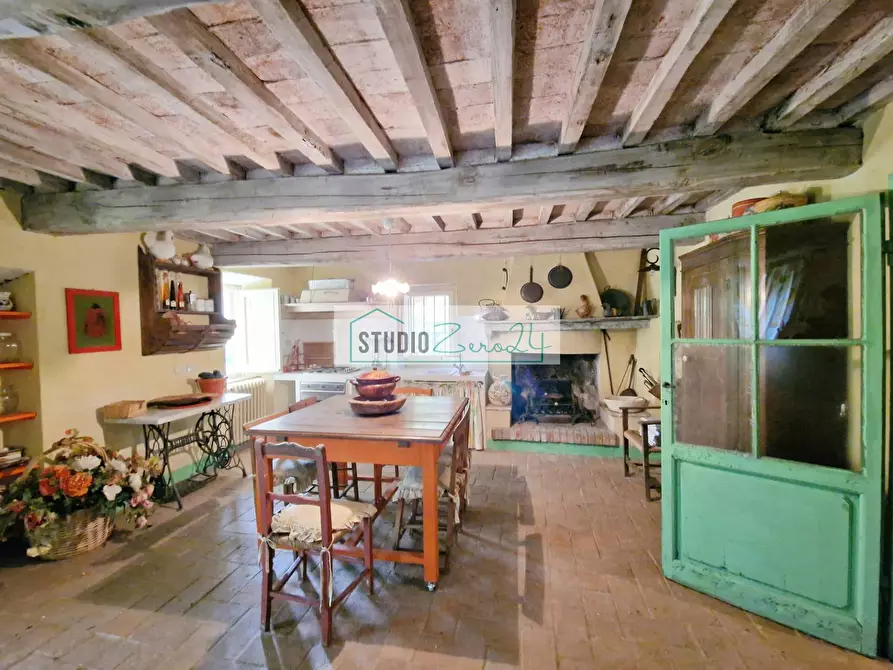 Immagine 75 di Villa in vendita  in via cafaggio a Camaiore