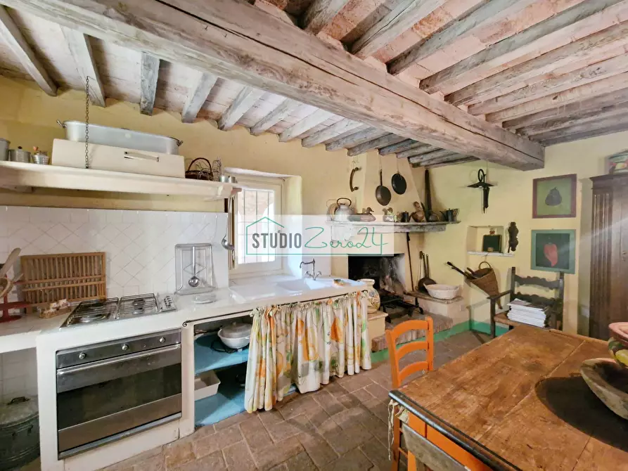 Immagine 77 di Villa in vendita  in via cafaggio a Camaiore