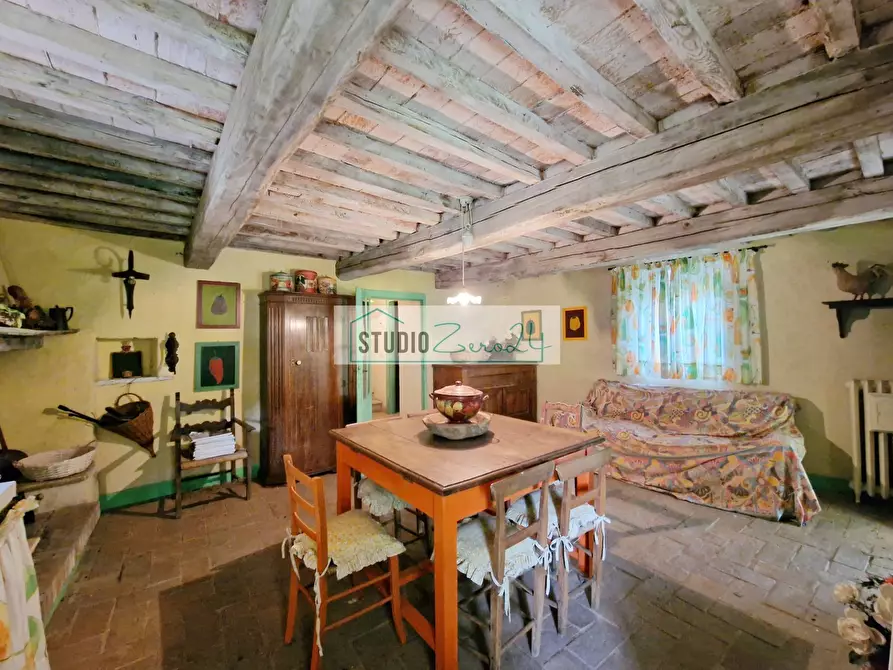 Immagine 78 di Villa in vendita  in via cafaggio a Camaiore