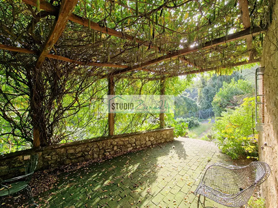 Immagine 81 di Villa in vendita  in via cafaggio a Camaiore