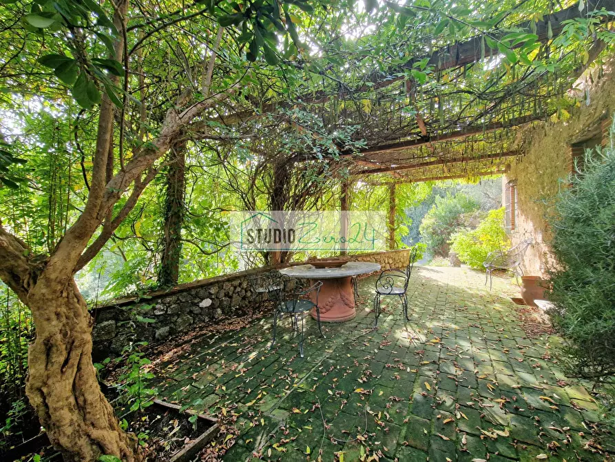 Immagine 82 di Villa in vendita  in via cafaggio a Camaiore