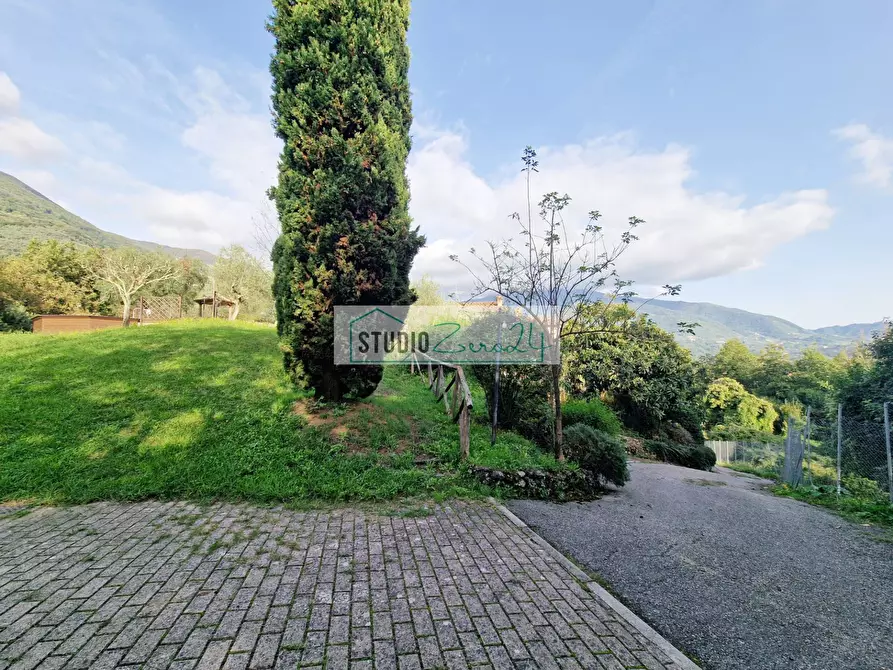 Immagine 86 di Villa in vendita  in via cafaggio a Camaiore