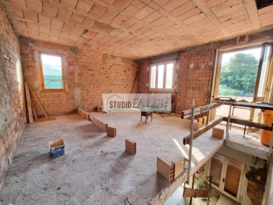 Immagine 26 di Villa in vendita  in via della serra a Camaiore