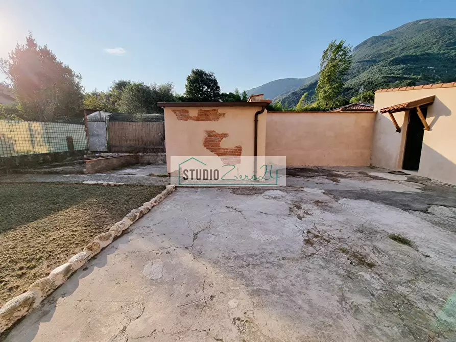 Immagine 30 di Villa in vendita  in via della serra a Camaiore