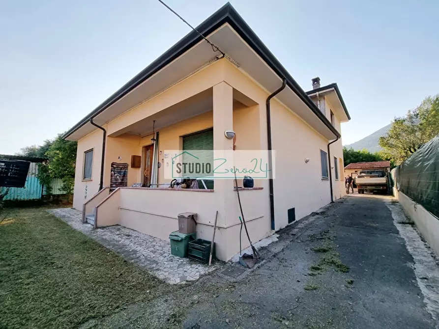 Immagine 32 di Villa in vendita  in via della serra a Camaiore