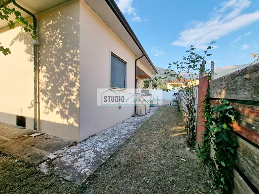 Immagine 33 di Villa in vendita  in via della serra a Camaiore