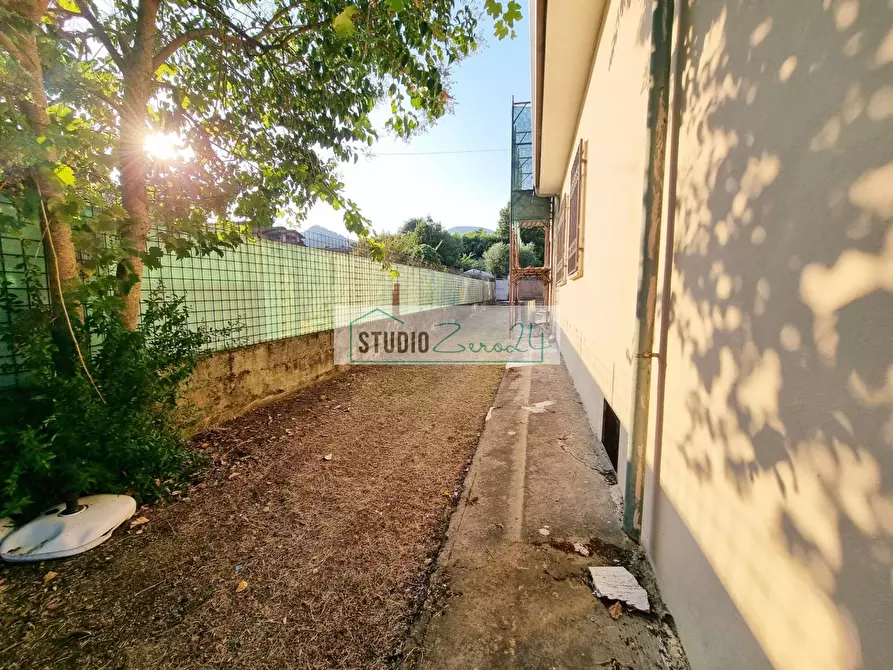 Immagine 34 di Villa in vendita  in via della serra a Camaiore