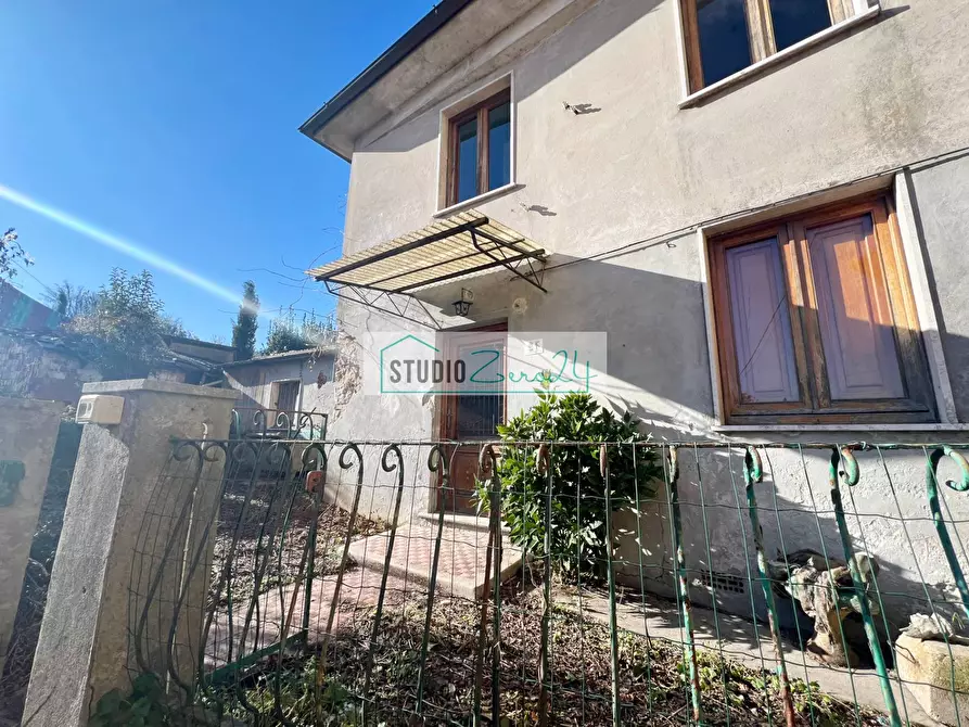 Immagine 2 di Rustico / casale in vendita  in via Fondi 36 a Camaiore
