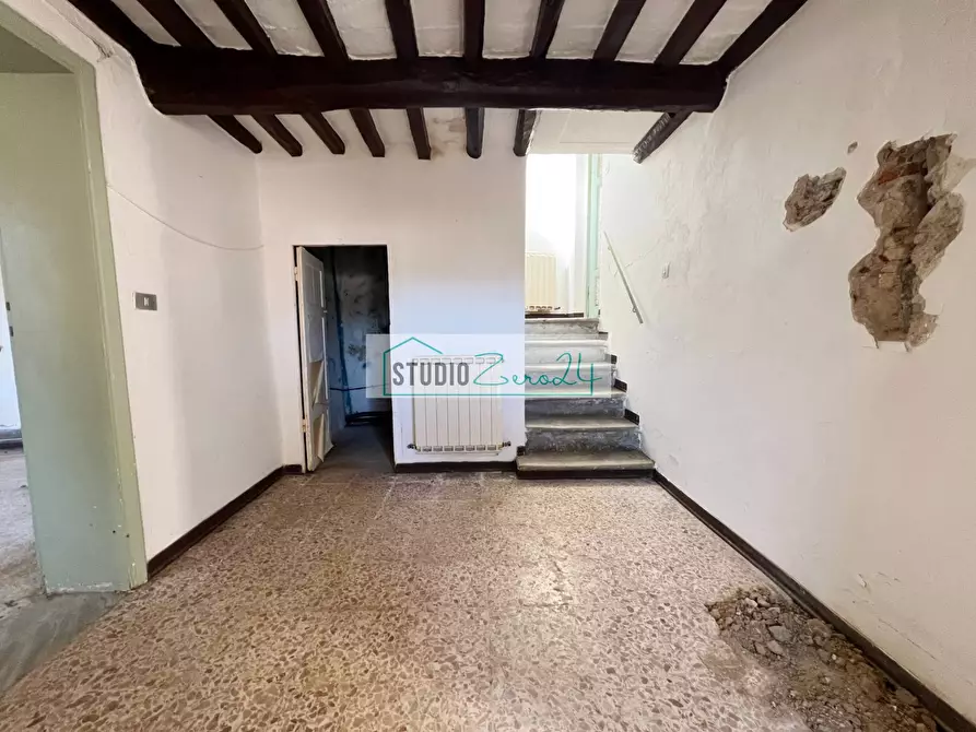 Immagine 3 di Rustico / casale in vendita  in via Fondi 36 a Camaiore