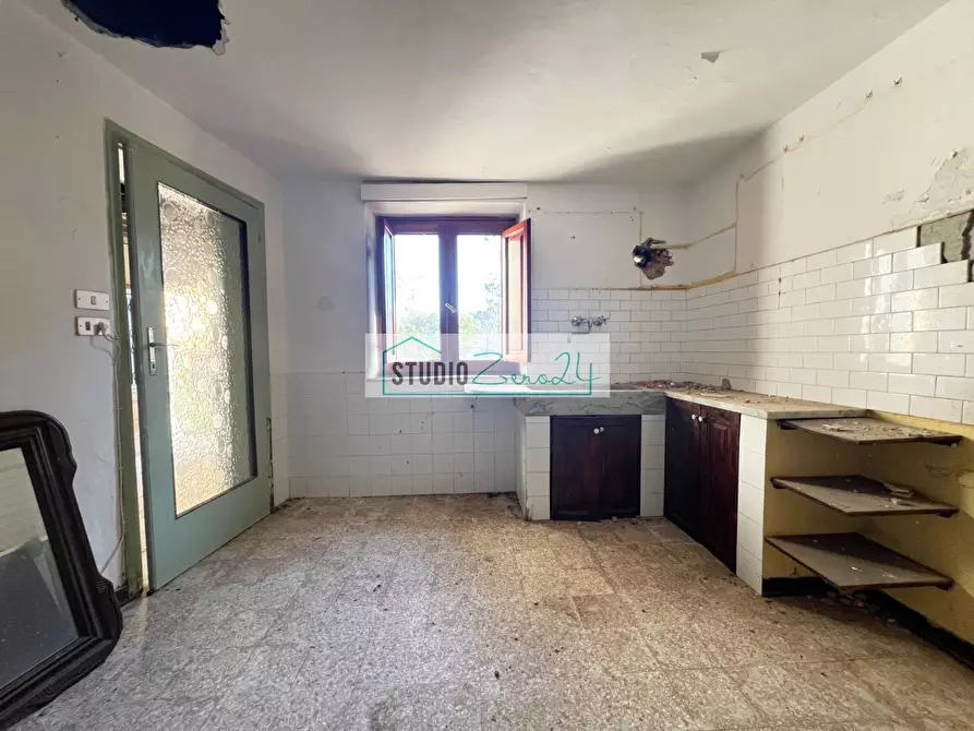 Immagine 8 di Rustico / casale in vendita  in via Fondi 36 a Camaiore