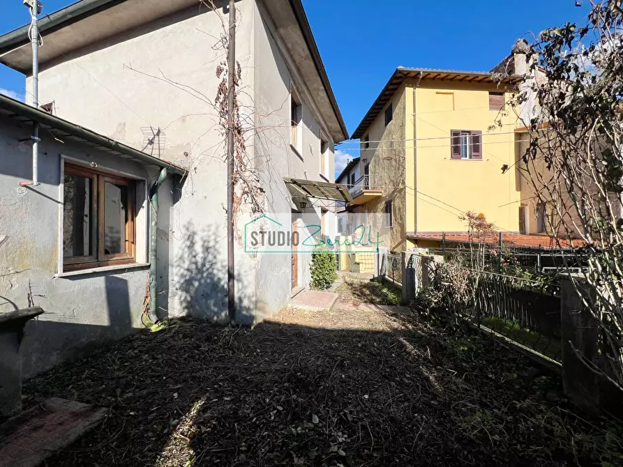 Immagine 32 di Rustico / casale in vendita  in via Fondi 36 a Camaiore
