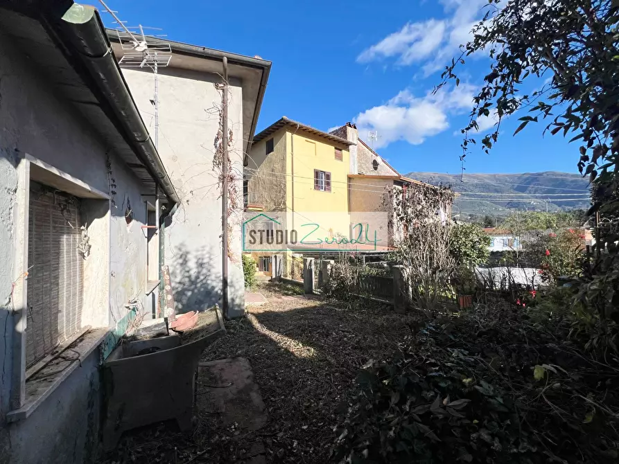 Immagine 33 di Rustico / casale in vendita  in via Fondi 36 a Camaiore