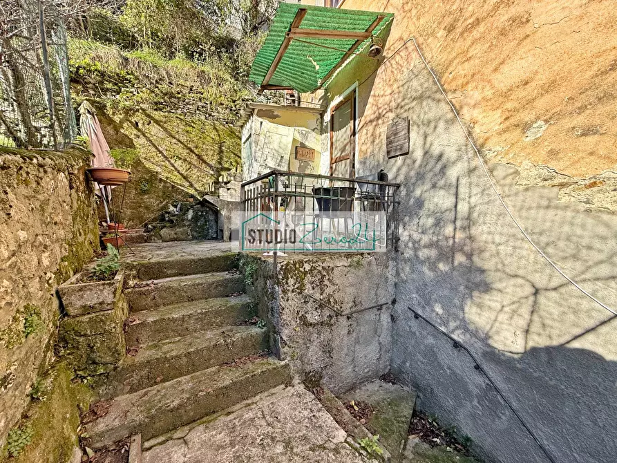 Immagine 4 di Casa semindipendente in vendita  in via tardoni a Camaiore