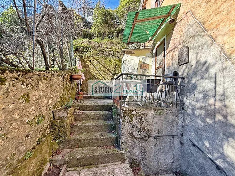 Immagine 5 di Casa semindipendente in vendita  in via tardoni a Camaiore