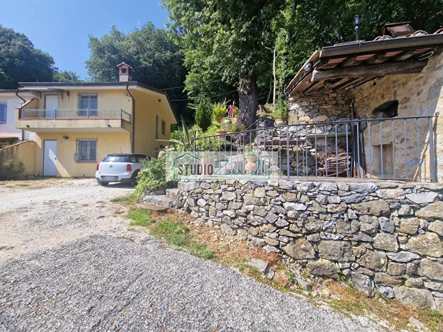 Immagine 2 di Casa semindipendente in vendita  in via di trescolli 140 a Camaiore