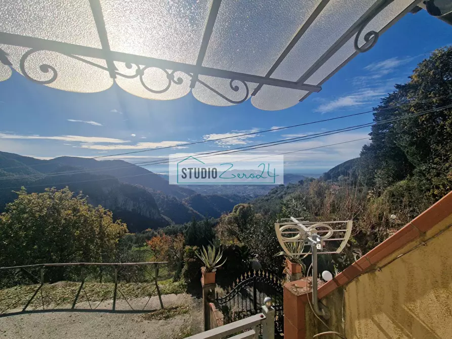 Immagine 17 di Casa semindipendente in vendita  in via di trescolli 140 a Camaiore