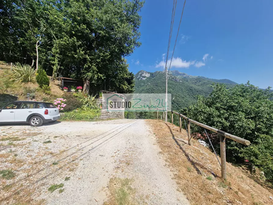 Immagine 27 di Casa semindipendente in vendita  in via di trescolli 140 a Camaiore