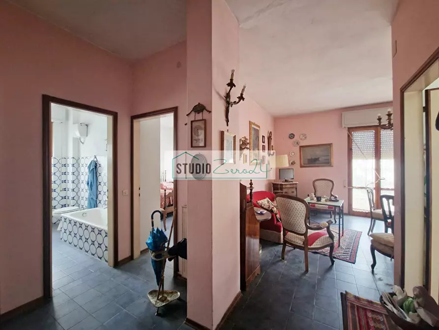 Immagine 3 di Appartamento in vendita  in Via Italica a Camaiore