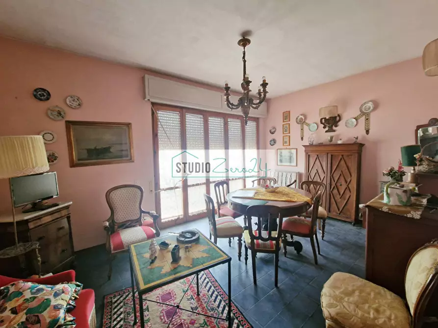 Immagine 1 di Appartamento in vendita  in Via Italica a Camaiore