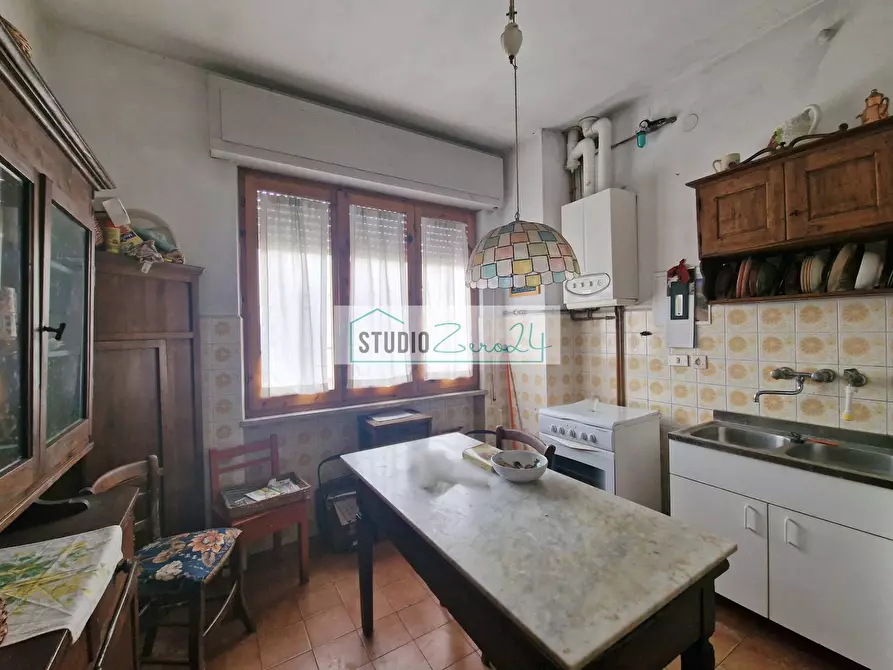 Immagine 9 di Appartamento in vendita  in Via Italica a Camaiore