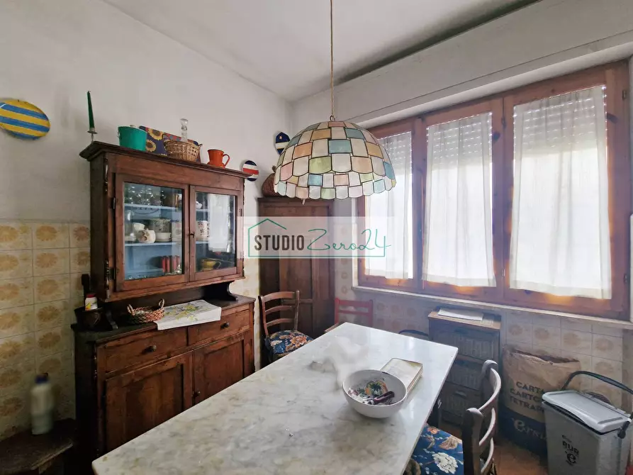 Immagine 10 di Appartamento in vendita  in Via Italica a Camaiore