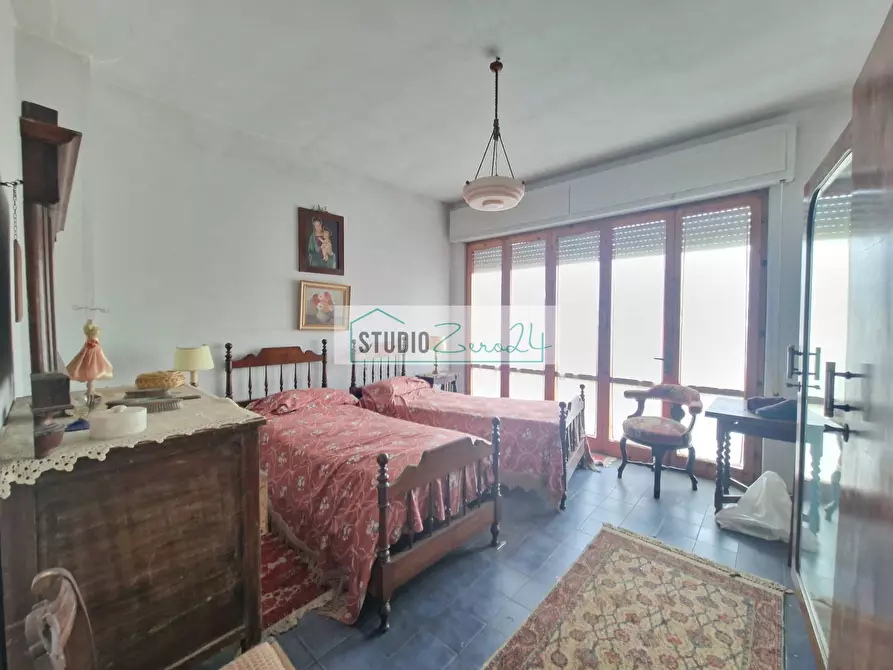 Immagine 12 di Appartamento in vendita  in Via Italica a Camaiore