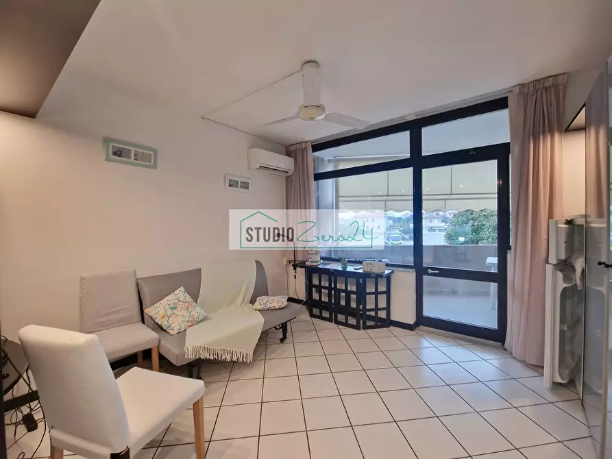 Immagine 4 di Appartamento in vendita  in Via G. Toniolo a Camaiore