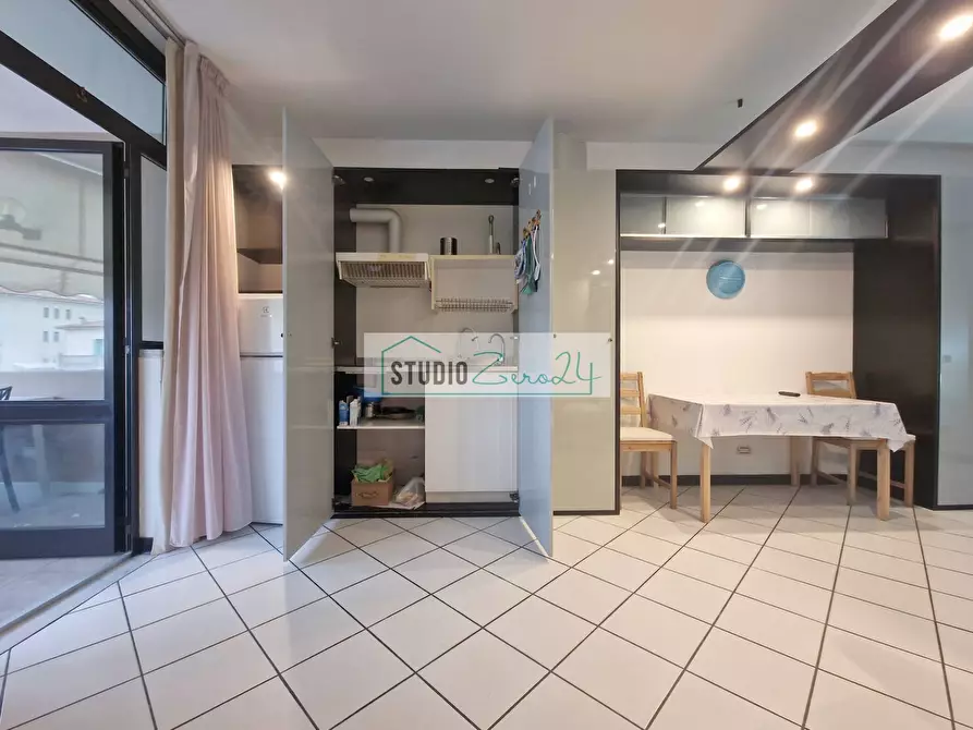 Immagine 11 di Appartamento in vendita  in Via G. Toniolo a Camaiore